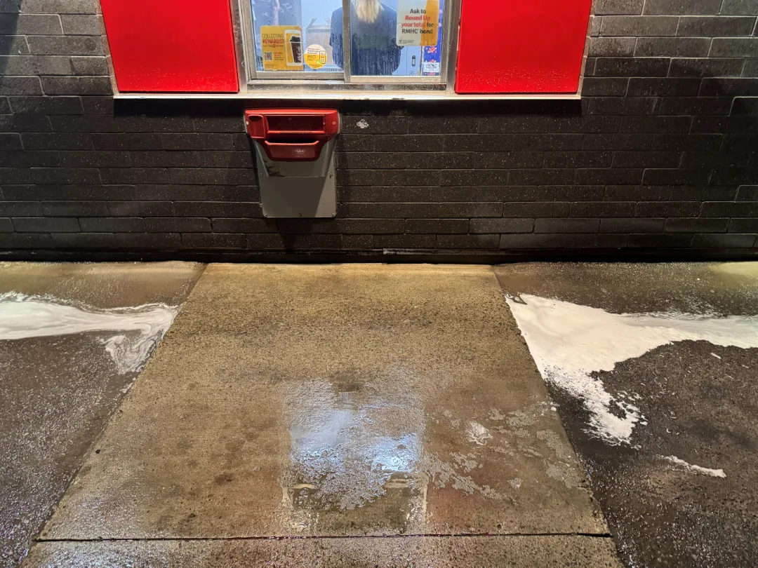 Drive-thru lane,